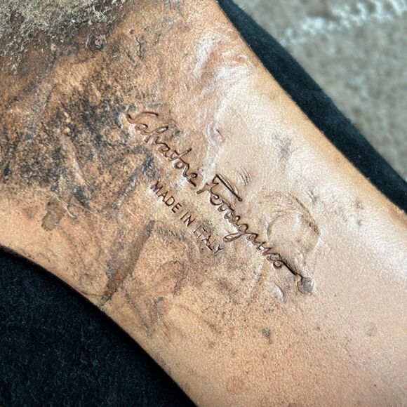 Salvatore Ferragamo Suede Pumps Women's 8 B Black Low Heel VTG Classic Staple - Picture 9 of 10